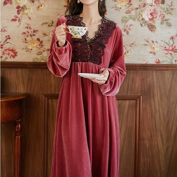 E6 Women Velvet Nightgown Lace Trim Long Sleeve Vintage Style Sleep Dress - Picture 3 of 7